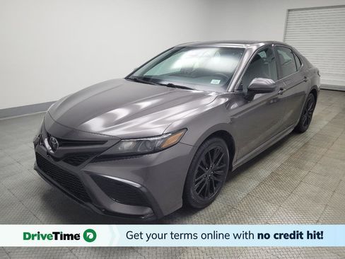 Used 2021 Toyota Camry SE image 1