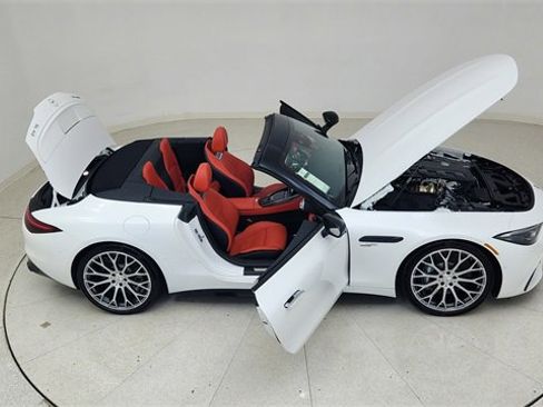 Used 2025 Mercedes-Benz SL 43 AMG w/ Driver Assistance Package image 78