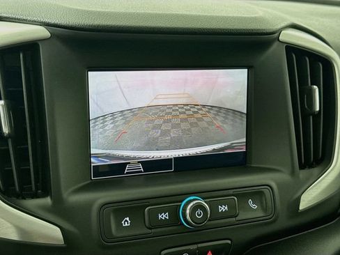 Used 2024 GMC Terrain SLE w/ Driver Convenience Package FWD image 14