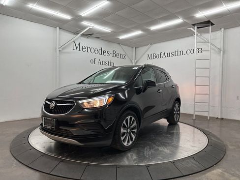 Used 2022 Buick Encore Preferred image 3