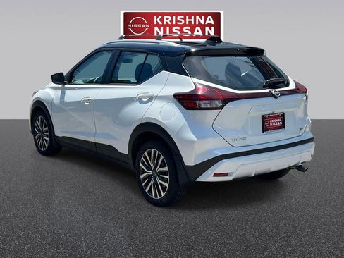 Used 2024 Nissan Kicks SV w/ Interior Electronics Package FWD image 5
