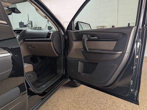 Used 2016 GMC Acadia SLT AWD/4WD image 21