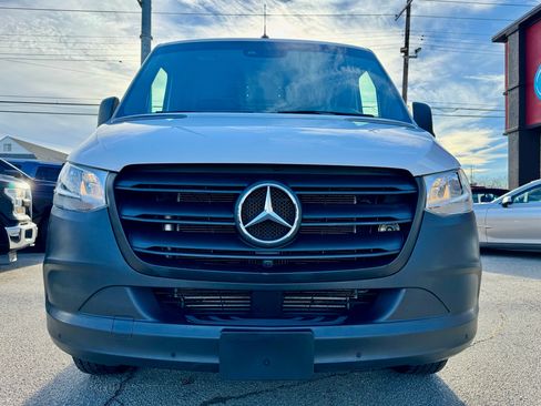 Used 2022 Mercedes-Benz Sprinter 1500 image 8