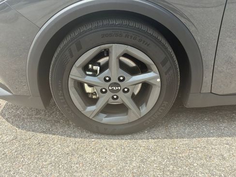 Used 2025 Kia K4 FWD image 24