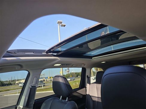 Used 2024 Subaru Ascent Limited w/ Technology Package image 11