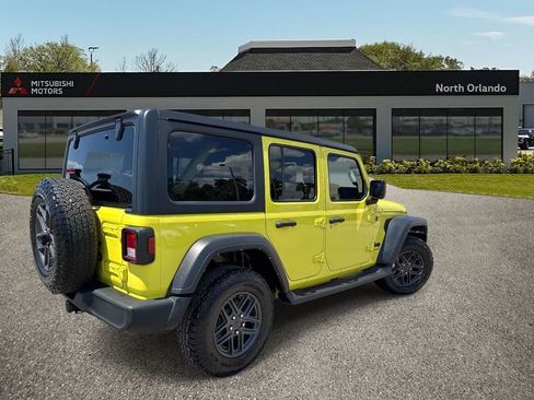 Used 2024 Jeep Wrangler Unlimited Sport AWD/4WD image 5