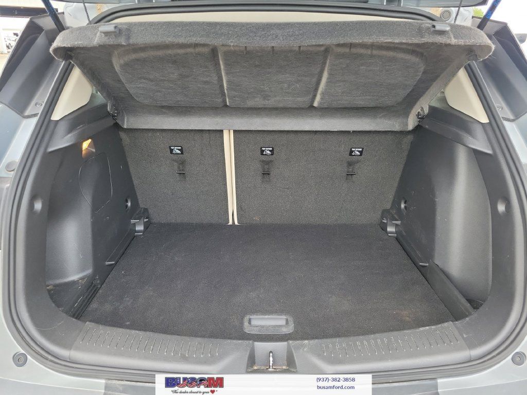 Used 2023 Buick Encore GX Preferred w/ Cold Weather Comfort Package FWD image 17