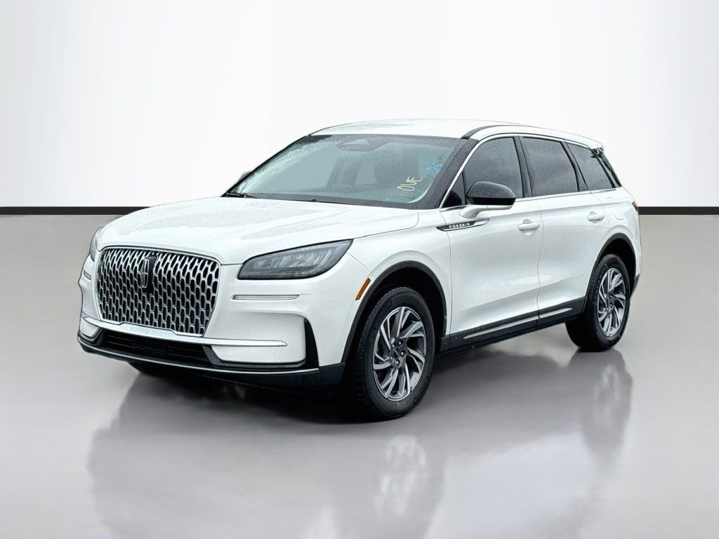 Used 2023 Lincoln Corsair FWD image 3