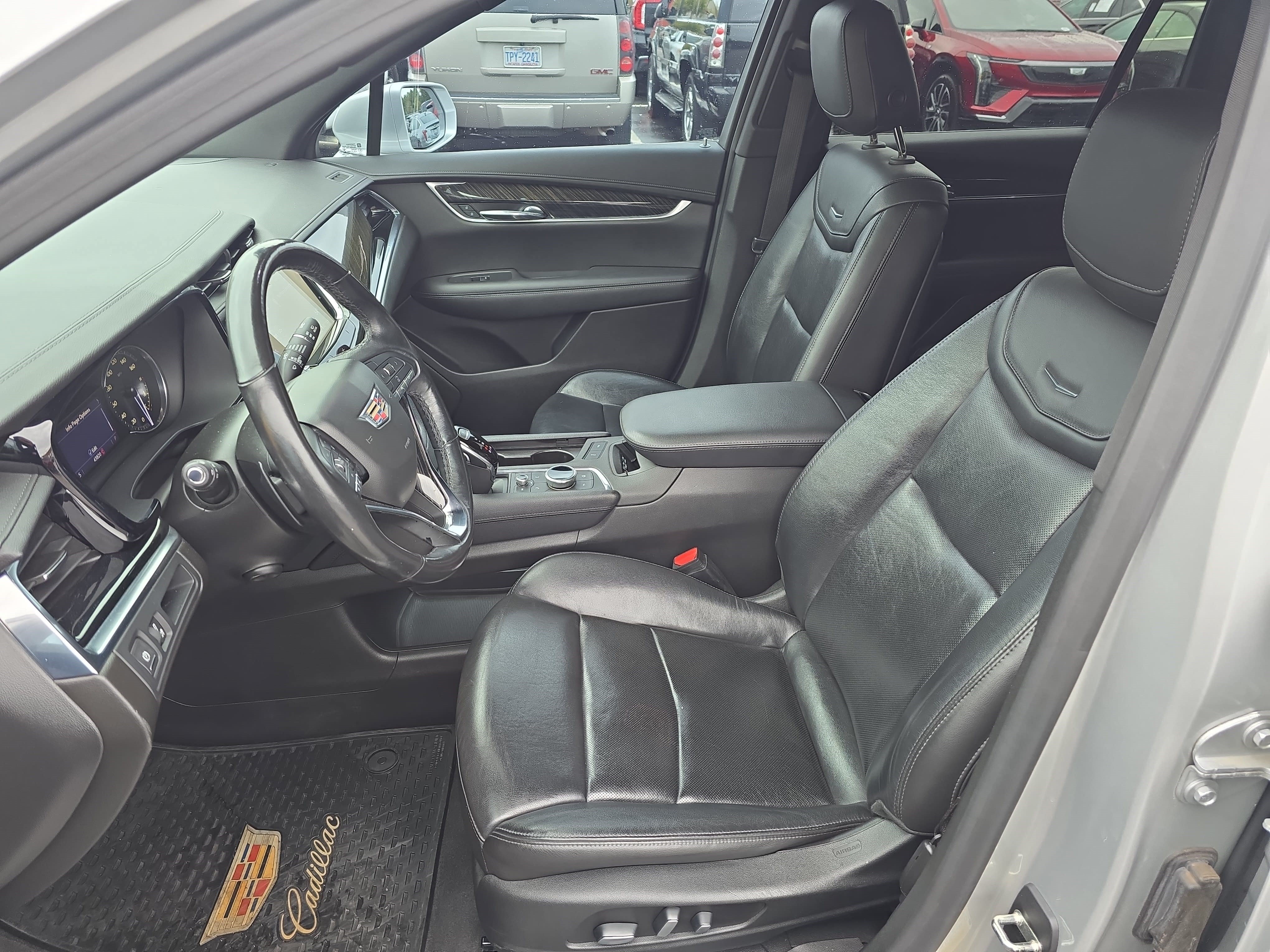 Used 2020 Cadillac XT6 Premium Luxury FWD image 15