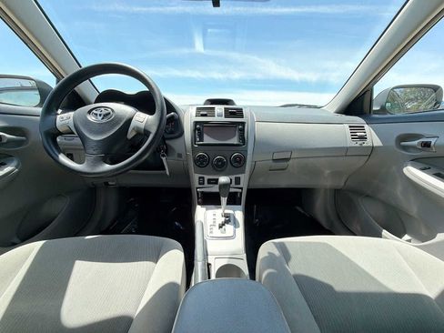 Used 2013 Toyota Corolla LE FWD image 12