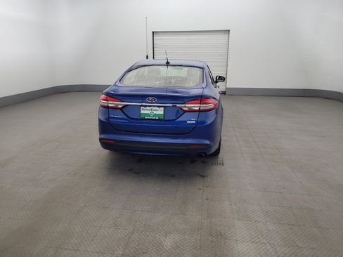 Used 2018 Ford Fusion SE w/ Fusion SE Technology Package FWD image 7