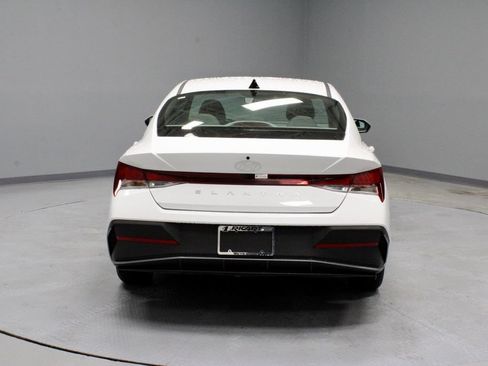 Used 2024 Hyundai Elantra SEL FWD image 10