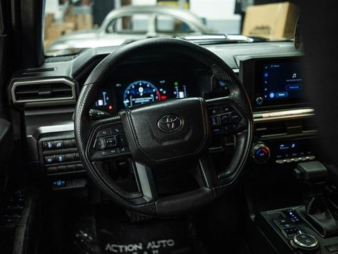 Used 2025 Toyota Tacoma SR5 AWD/4WD image 14