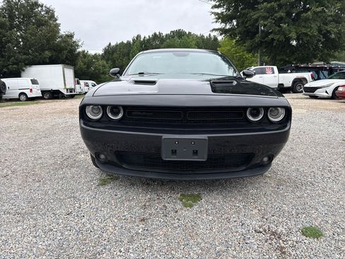 Used 2019 Dodge Challenger SXT w/ Blacktop Package RWD image 3