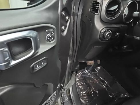 Used 2023 Jeep Wrangler Unlimited Sport AWD/4WD image 27