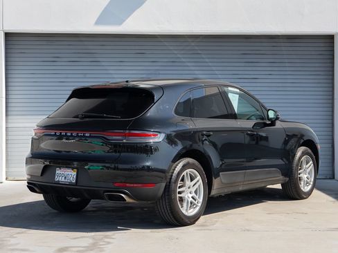 Used 2020 Porsche Macan w/ Premium Package AWD/4WD image 7