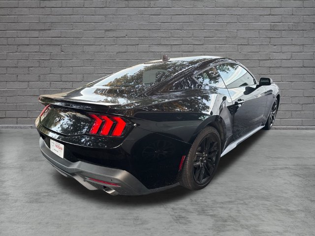 Used 2024 Ford Mustang Coupe RWD image 6
