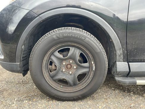 Used 2016 Toyota RAV4 LE AWD/4WD image 32