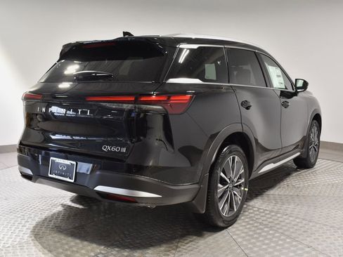 New 2026 INFINITI QX60 Luxe w/ Family Package image 3