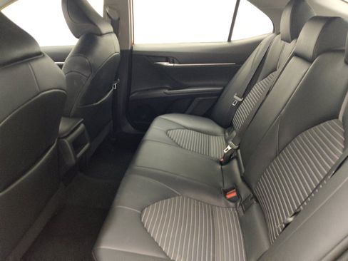 Used 2022 Toyota Camry SE FWD image 18