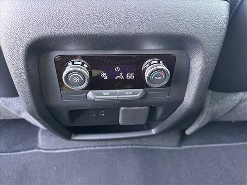 Used 2026 Buick Enclave Preferred w/ Power Package image 19