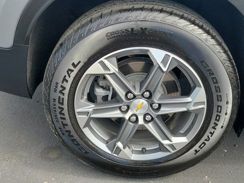 Certified 2025 Chevrolet Blazer LT w/ Convenience Package FWD image 5