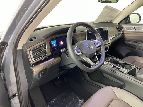 New 2026 Volkswagen Atlas SEL image 2