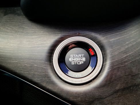 Used 2021 Jeep Grand Cherokee L Overland w/ Advanced Protech Group III image 16