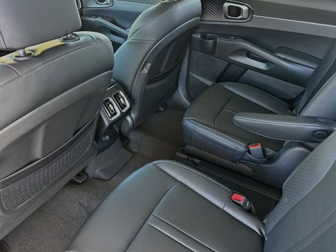 New 2025 Kia Sorento EX w/ EX Panoramic Sunroof Package image 39