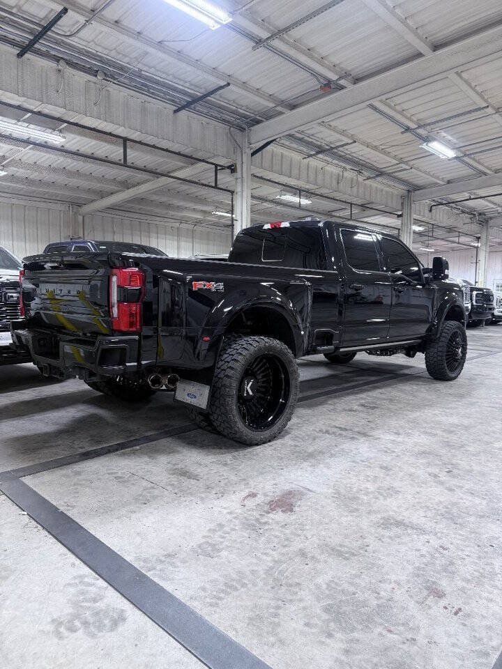 Used 2024 Ford F450 4x4 Crew Cab Super Duty image 2