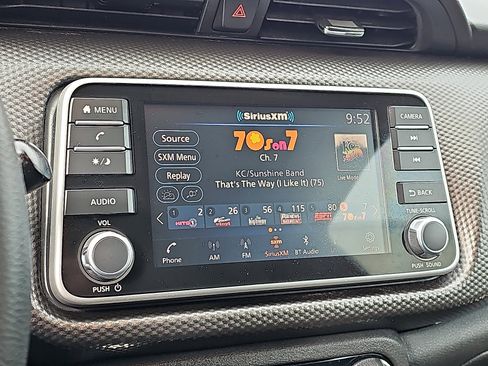 Used 2020 Nissan Kicks SV image 16