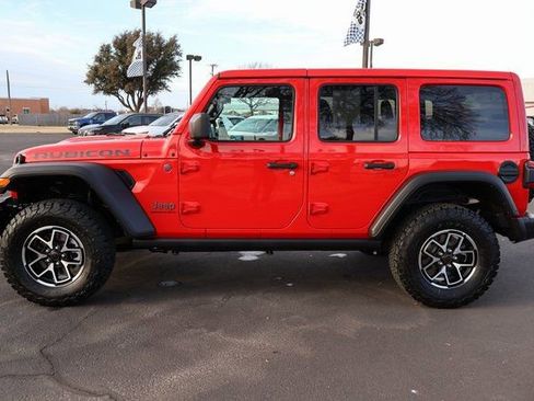 Used 2025 Jeep Wrangler Unlimited Rubicon image 2