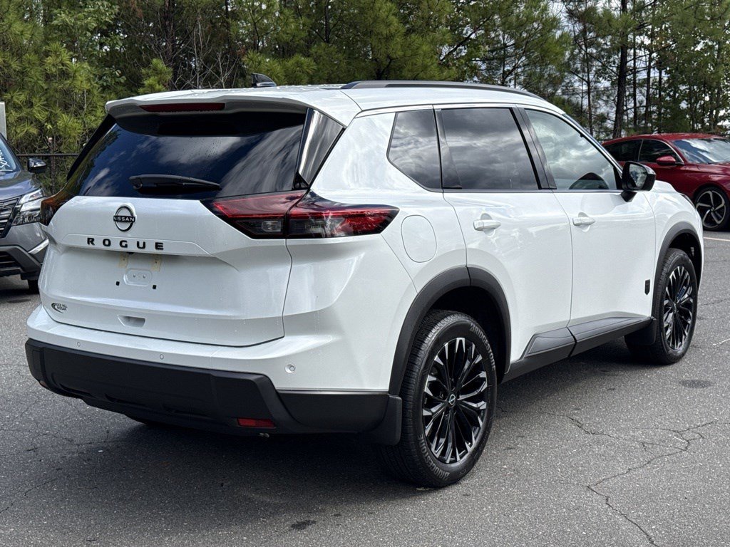 Used 2026 Nissan Rogue Dark Armor FWD image 7