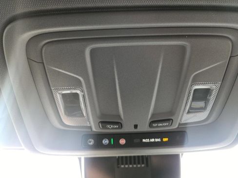 Used 2024 GMC Sierra 1500 Elevation image 37