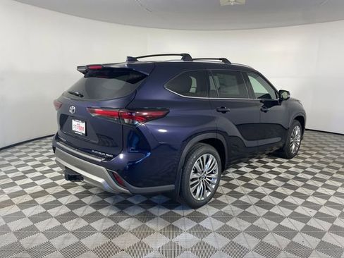 New 2026 Toyota Highlander Platinum AWD/4WD image 14