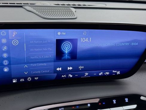 Used 2025 Buick Enclave Avenir w/ Super Cruise Package image 18