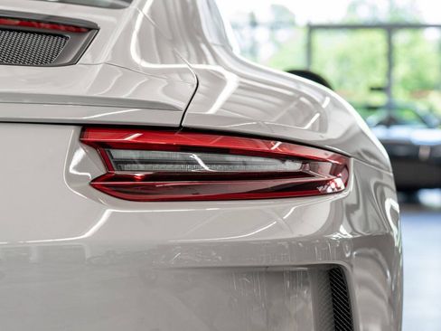 Used 2018 Porsche 911 GT3 RWD image 13