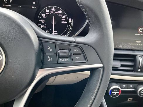 Used 2019 Alfa Romeo Giulia RWD image 28