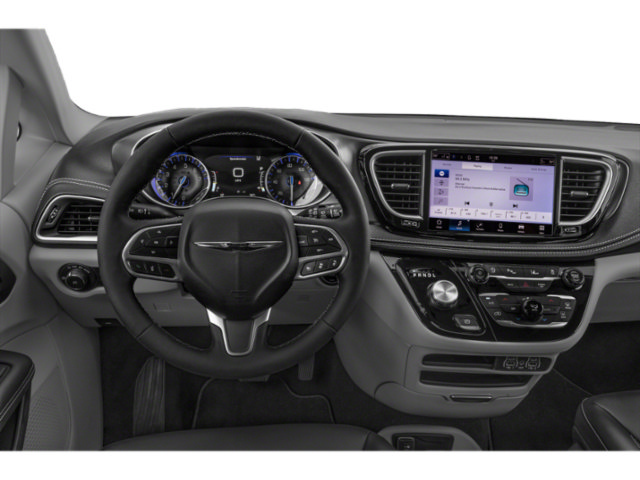 Used 2024 Chrysler Pacifica Touring-L FWD image 4