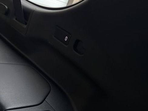 Used 2024 GMC Yukon XL Denali image 17