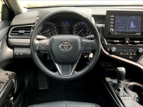 Used 2024 Toyota Camry SE FWD image 6