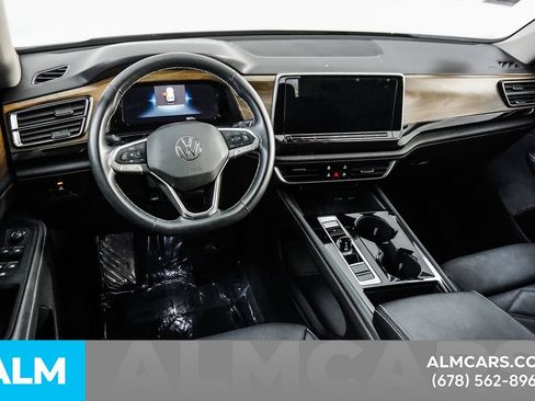 Used 2025 Volkswagen Atlas SE FWD image 25