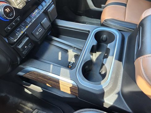 Used 2019 Chevrolet Silverado 1500 High Country AWD/4WD image 12