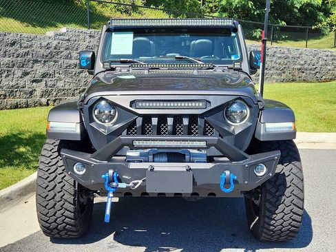Used 2021 Jeep Wrangler Unlimited Sahara AWD/4WD image 8