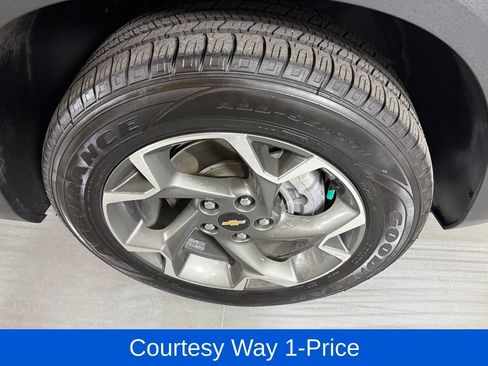 Used 2024 Chevrolet Trax LT FWD image 13