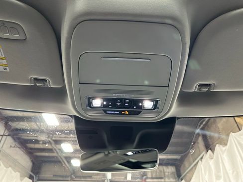 Used 2025 Lincoln Navigator Reserve image 41