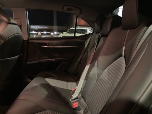 Certified 2020 Toyota Camry SE image 10