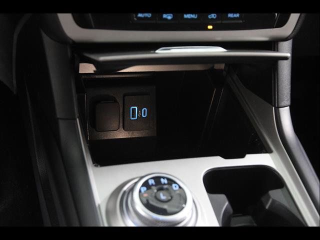 Used 2022 Ford Explorer XLT AWD/4WD image 15