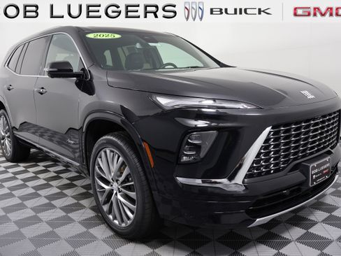 Certified 2025 Buick Enclave Avenir image 1