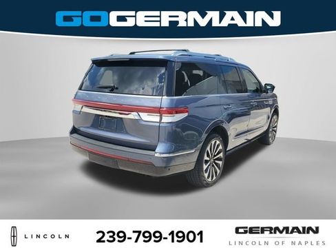 Certified 2022 Lincoln Navigator Reserve AWD/4WD image 7